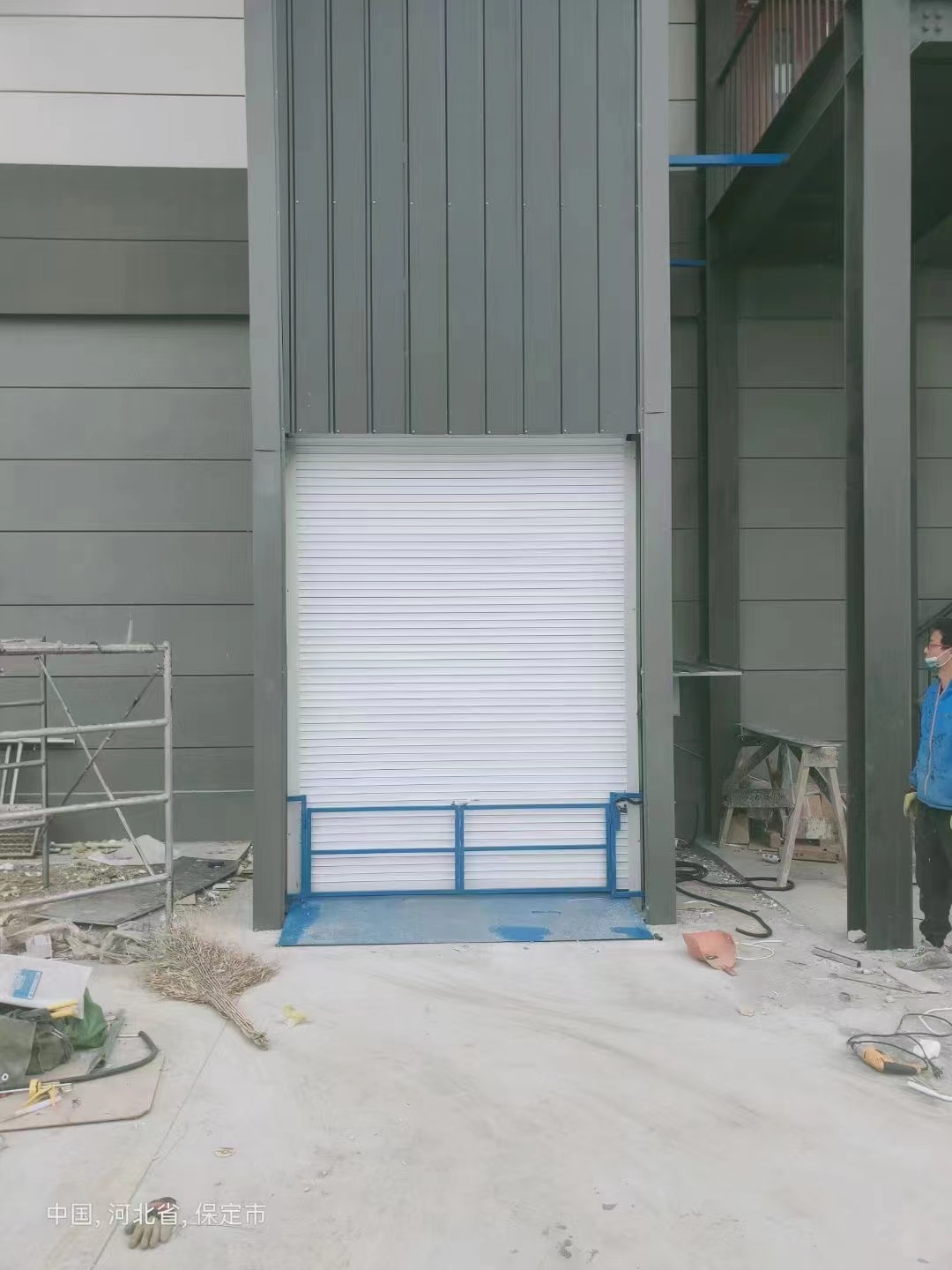 卷簾門式升降貨梯